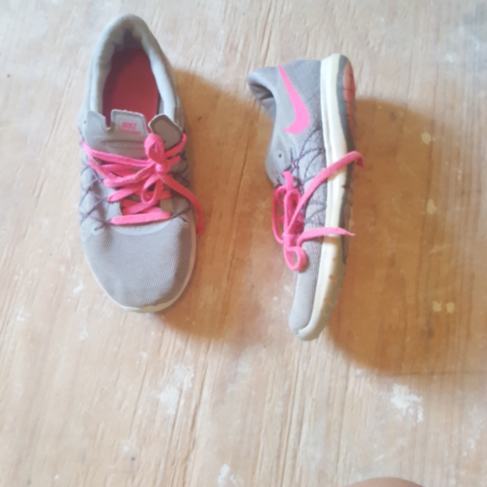 Shoes - Picture 3 of 3